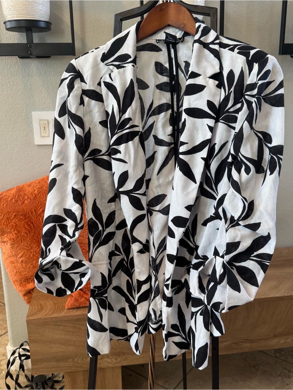 Black & White Leaf Print Blazer Jacket